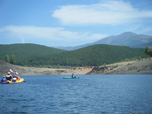 El pico Ocejón desde el pantano de El Vado