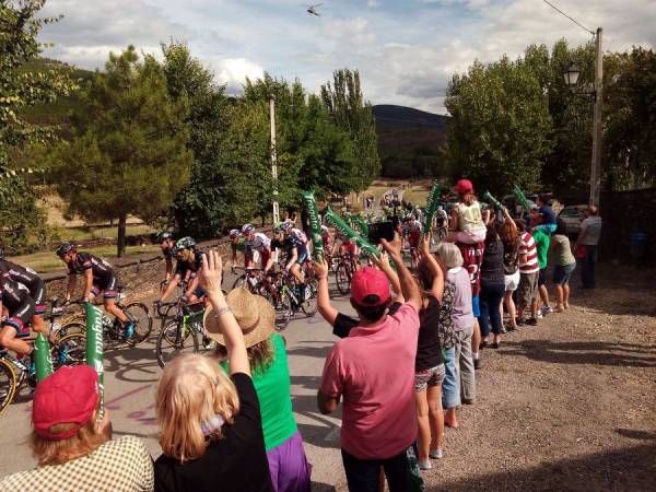 La Vuelta Ciclista a España cruzó la Arquitectura Negra