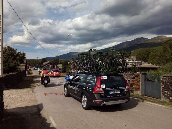 La Vuelta Ciclista a España cruzó los Pueblos Negros